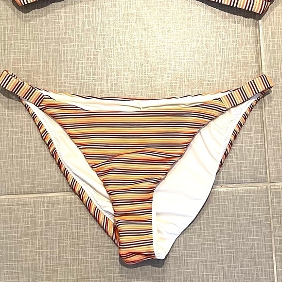 Madewell Ribbed Bikini botttom  in Ombré Stripe - Picture 8 of 9
